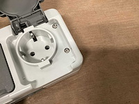 Merten aquastar wandcontactdoos 2 voudig spatwaterdicht (18x) - afbeelding 2 van  5