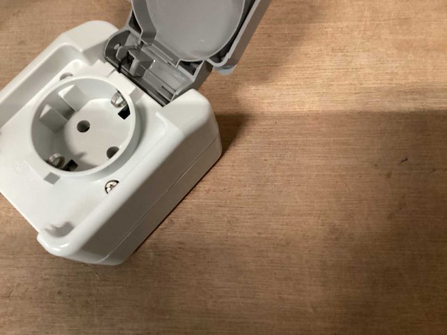 Merten aquastar wandcontactdoos spatwaterdicht (25x) - afbeelding 2 van  5