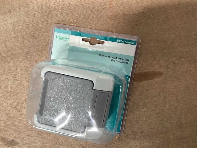 Merten aquastar wandcontactdoos spatwaterdicht (25x) - afbeelding 3 van  5
