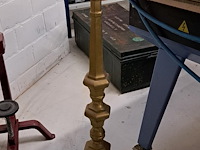 Messing kaarsenhouder uit een kerk - afbeelding 1 van  1