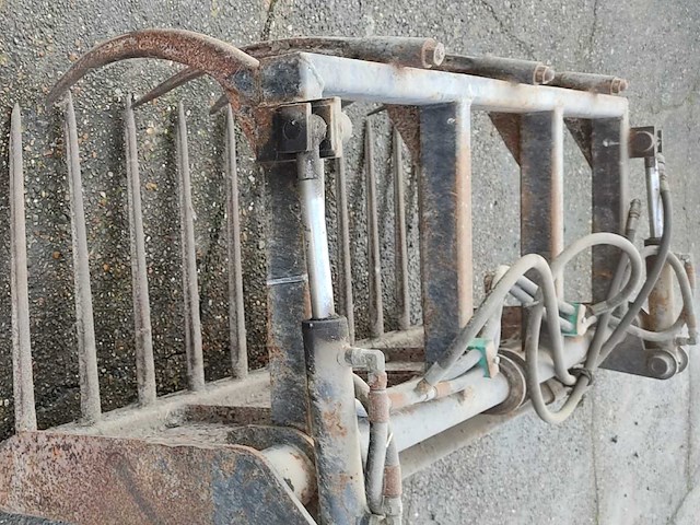 Mestklauw bobcat voorladers en accessoires - afbeelding 1 van  6