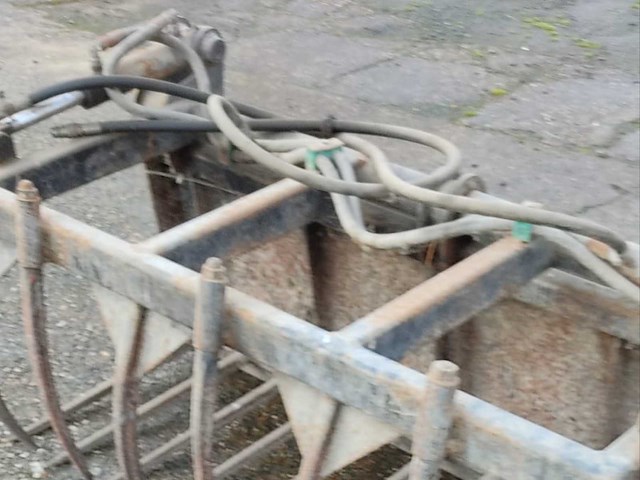 Mestklauw bobcat voorladers en accessoires - afbeelding 2 van  6