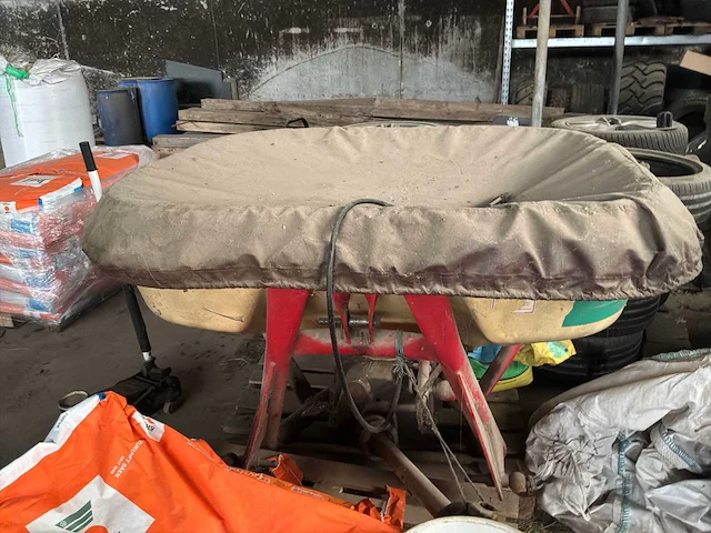 Meststofdistributeur - landbouwmestverspreider – capaciteit 1.200 kg - afbeelding 3 van  7
