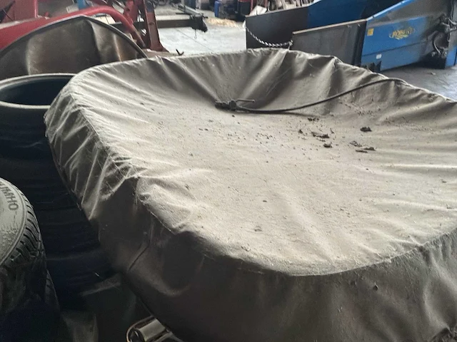 Meststofdistributeur - landbouwmestverspreider – capaciteit 1.200 kg - afbeelding 5 van  7
