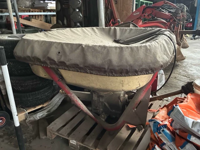Meststofdistributeur - landbouwmestverspreider – capaciteit 1.200 kg - afbeelding 3 van  6
