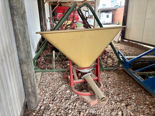 Meststofverspreider - afbeelding 1 van  5