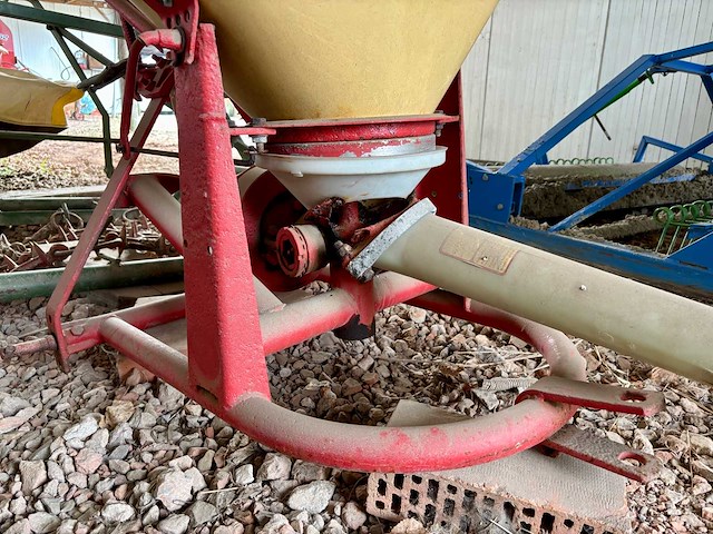 Meststofverspreider - afbeelding 3 van  5