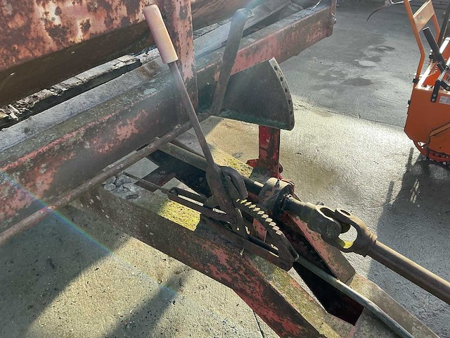 Meststrooier overige transportvoertuigen - afbeelding 3 van  27