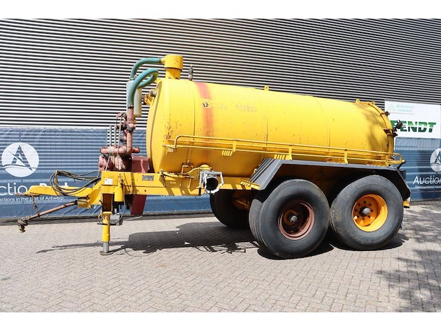 Mesttank veenhuis 8000 1982 - afbeelding 1 van  1