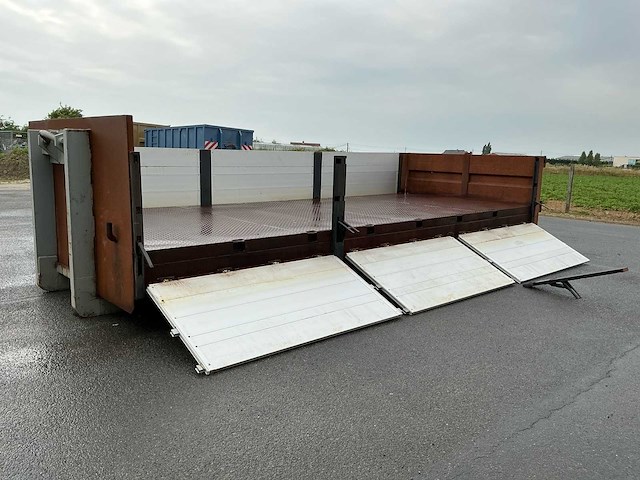 Met-co afzetcontainer + waterreservoir 6500l - afbeelding 10 van  11