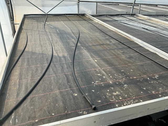 Met watersproeisysteem kweektafel (26x) - afbeelding 4 van  5