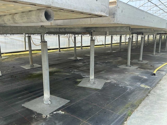 Met watersproeisysteem kweektafel (26x) - afbeelding 5 van  5