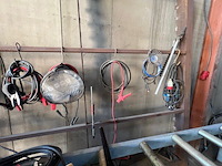 Metaalafkortzaag hbm machines 210 met aangebouwde rollerbaan 2x5m, 3 sets startkabels, metaal achterliggende de zaag (3,4) - afbeelding 2 van  18