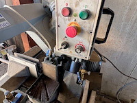 Metaalafkortzaag hbm machines 210 met aangebouwde rollerbaan 2x5m, 3 sets startkabels, metaal achterliggende de zaag (3,4) - afbeelding 8 van  18