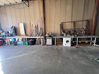 Metaalafkortzaag hbm machines 210 met aangebouwde rollerbaan 2x5m, 3 sets startkabels, metaal achterliggende de zaag (3,4) - afbeelding 10 van  18