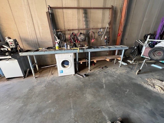 Metaalafkortzaag hbm machines 210 met aangebouwde rollerbaan 2x5m, 3 sets startkabels, metaal achterliggende de zaag (3,4) - afbeelding 11 van  18