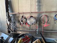 Metaalafkortzaag hbm machines 210 met aangebouwde rollerbaan 2x5m, 3 sets startkabels, metaal achterliggende de zaag (3,4) - afbeelding 18 van  18