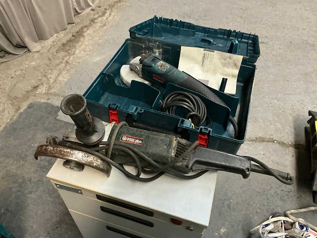 Metabo / bosch haakse slijpmachine (2x) - afbeelding 1 van  6