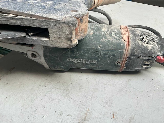 Metabo haakse slijpmachine met stofkap - afbeelding 4 van  4