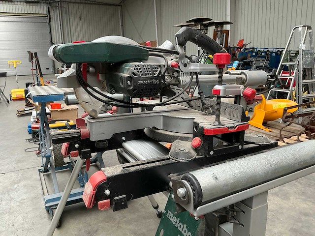 Metabo kgs 216 afkortcirkelzaagmachine - afbeelding 2 van  6