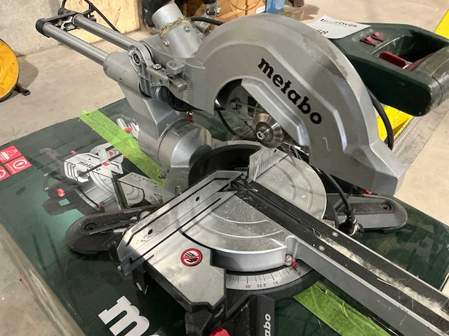 Metabo kgs 254 m radiaalafkortzaagmachine - afbeelding 9 van  10