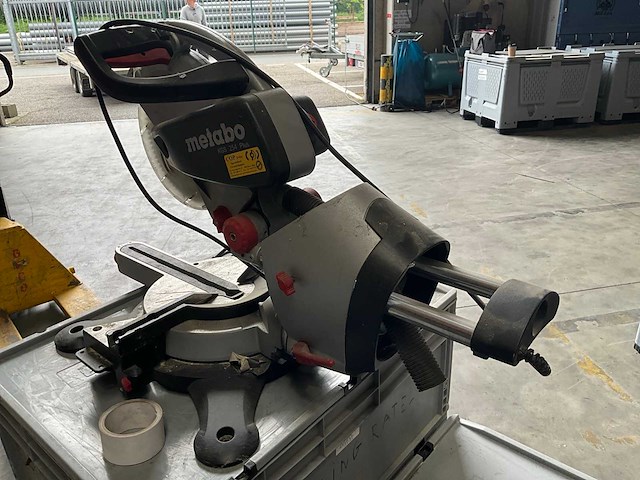 Metabo kgs 254 plus afkortcirkelzaagmachine - afbeelding 4 van  8