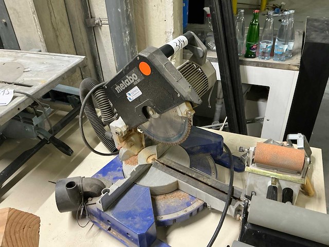 Metabo kgs301 afkortzaag - afbeelding 1 van  4