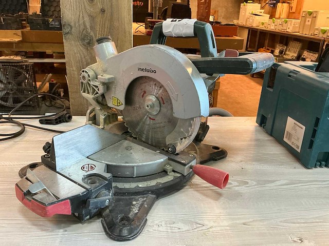 Metabo ks 216m lasercut afkortcirkelzaagmachine - afbeelding 1 van  6