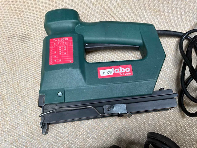Metabo schuurmachine + tacker - afbeelding 5 van  6