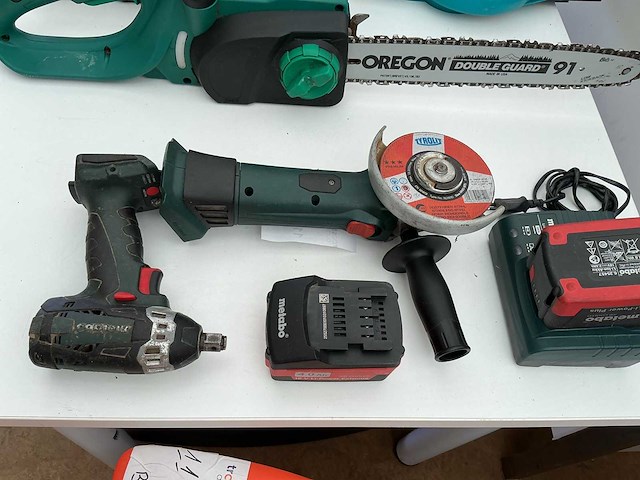 Metabo ssw 18 lt + w 18 ltx 125 haakse slijper + slagmoersleutel - afbeelding 1 van  2