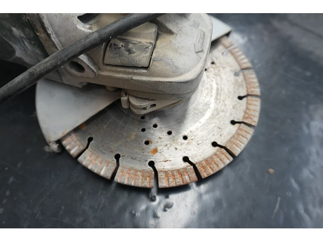 Metabo we 22-230 mvt haakse slijper 230 mm met diamantschijf - afbeelding 2 van  5