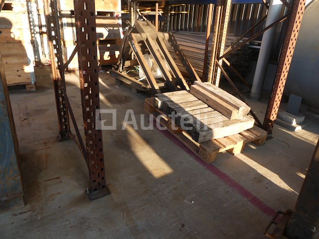 Metal rack - afbeelding 6 van  7