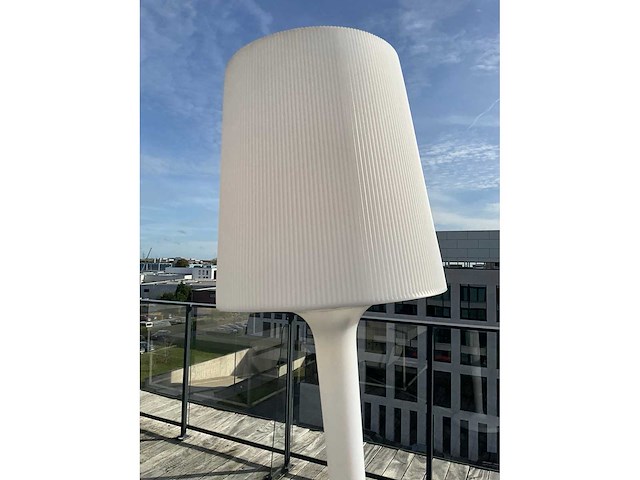 Metalarte led vloerlamp voor binnen en buiten - afbeelding 3 van  7