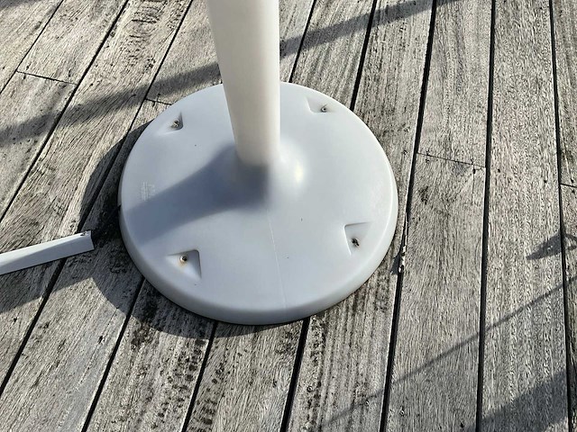 Metalarte led vloerlamp voor binnen en buiten - afbeelding 4 van  7