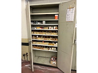 Metalen 2-deurs archiefkast met inhoud - afbeelding 2 van  5