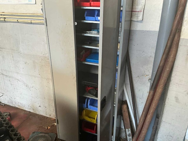 Metalen 2-deurs werkplaatskast - afbeelding 1 van  3