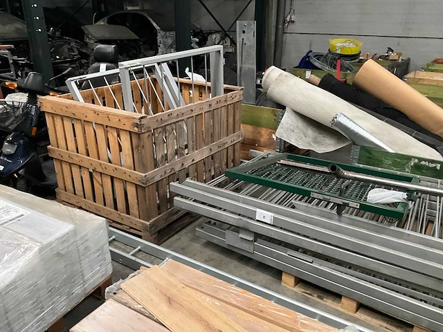 Metalen afrastering - afbeelding 1 van  3