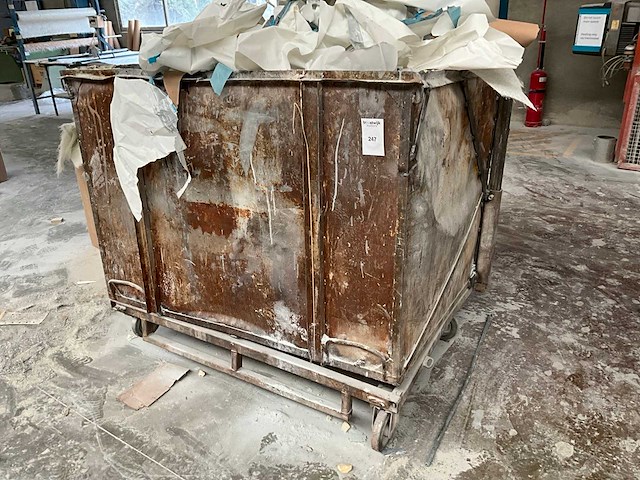 Metalen afvalcontainer - afbeelding 1 van  6