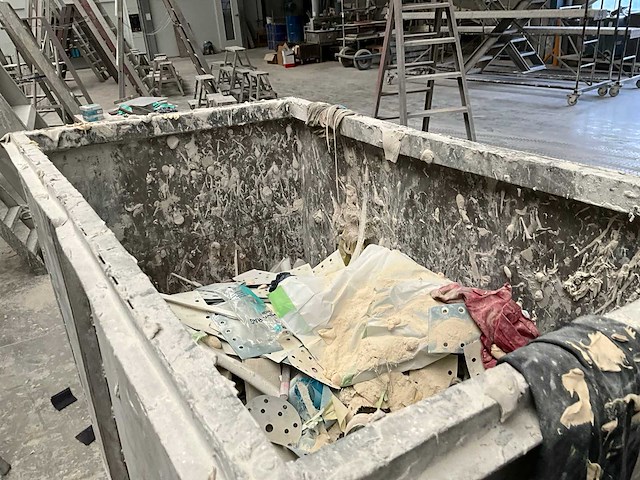 Metalen afvalcontainer - afbeelding 5 van  7