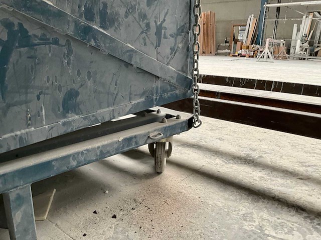 Metalen afvalcontainer - afbeelding 7 van  7