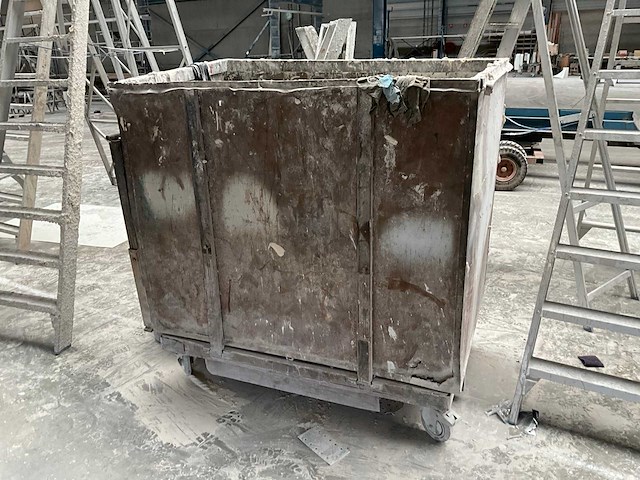 Metalen afvalcontainer - afbeelding 1 van  7