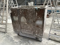 Metalen afvalcontainer - afbeelding 1 van  7