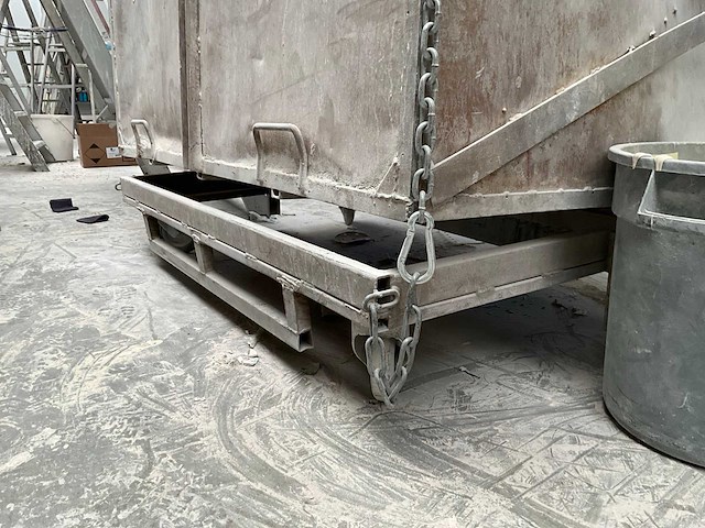 Metalen afvalcontainer - afbeelding 4 van  7