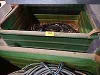 Metalen bak met hijsogen - afbeelding 1 van  2