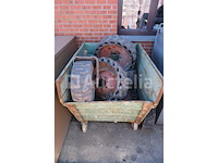 Metalen bak op wielen - afbeelding 9 van  11