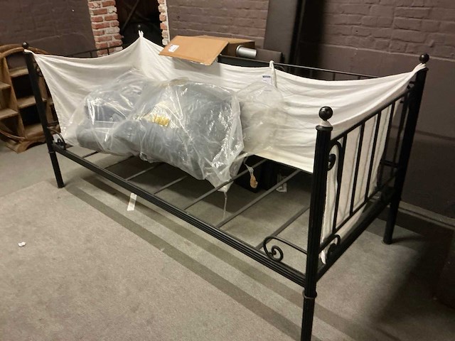 Metalen bedkader - afbeelding 2 van  4