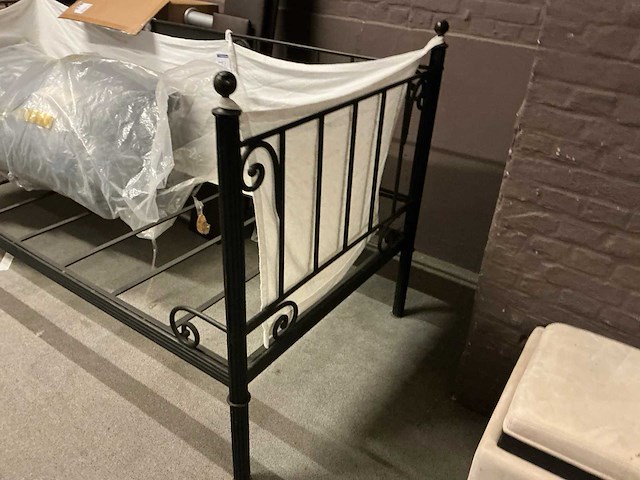 Metalen bedkader - afbeelding 3 van  4