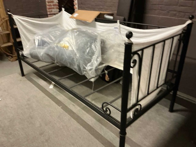 Metalen bedkader - afbeelding 4 van  4