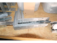 Metalen bevestigingen voor buitenarmaturen - afbeelding 2 van  34