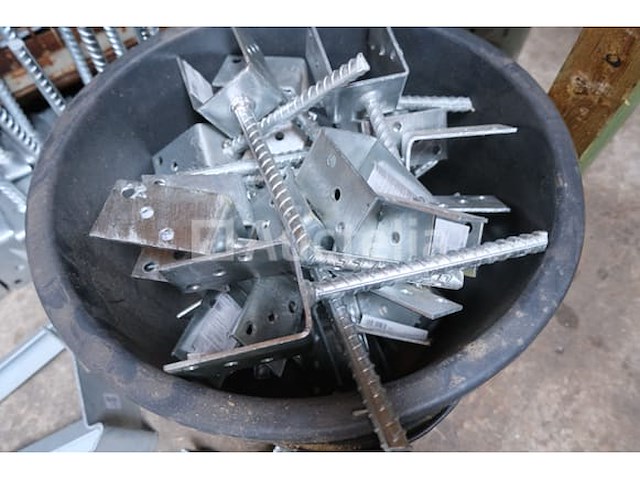 Metalen bevestigingen voor buitenarmaturen - afbeelding 5 van  34